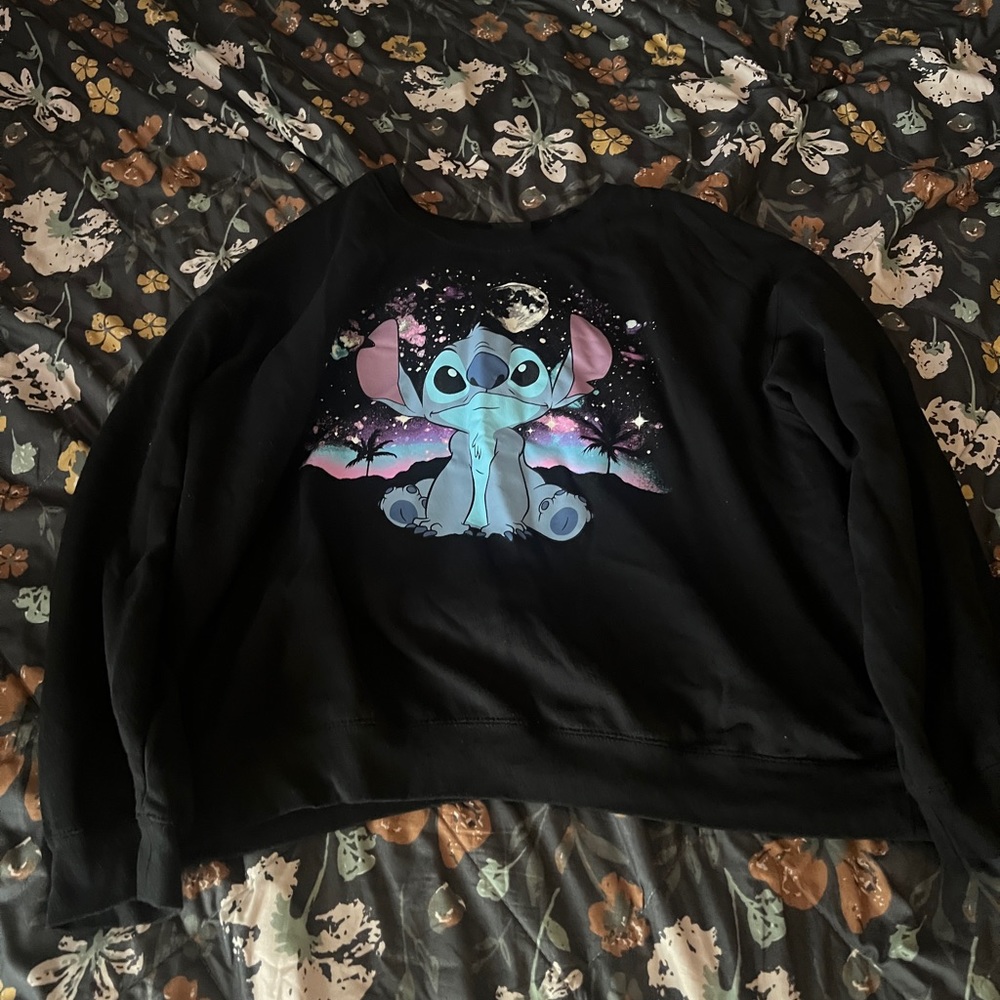 Disney stitch sweater size xxl